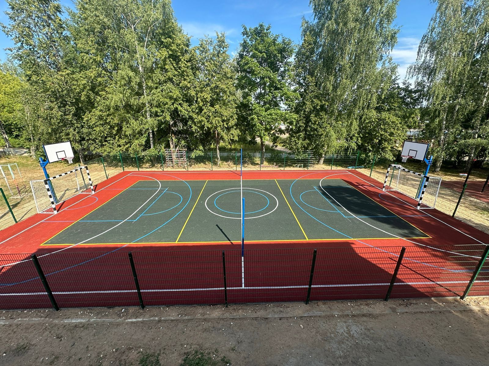 Спортивные площадки в детских домах Балахна и Чкаловск